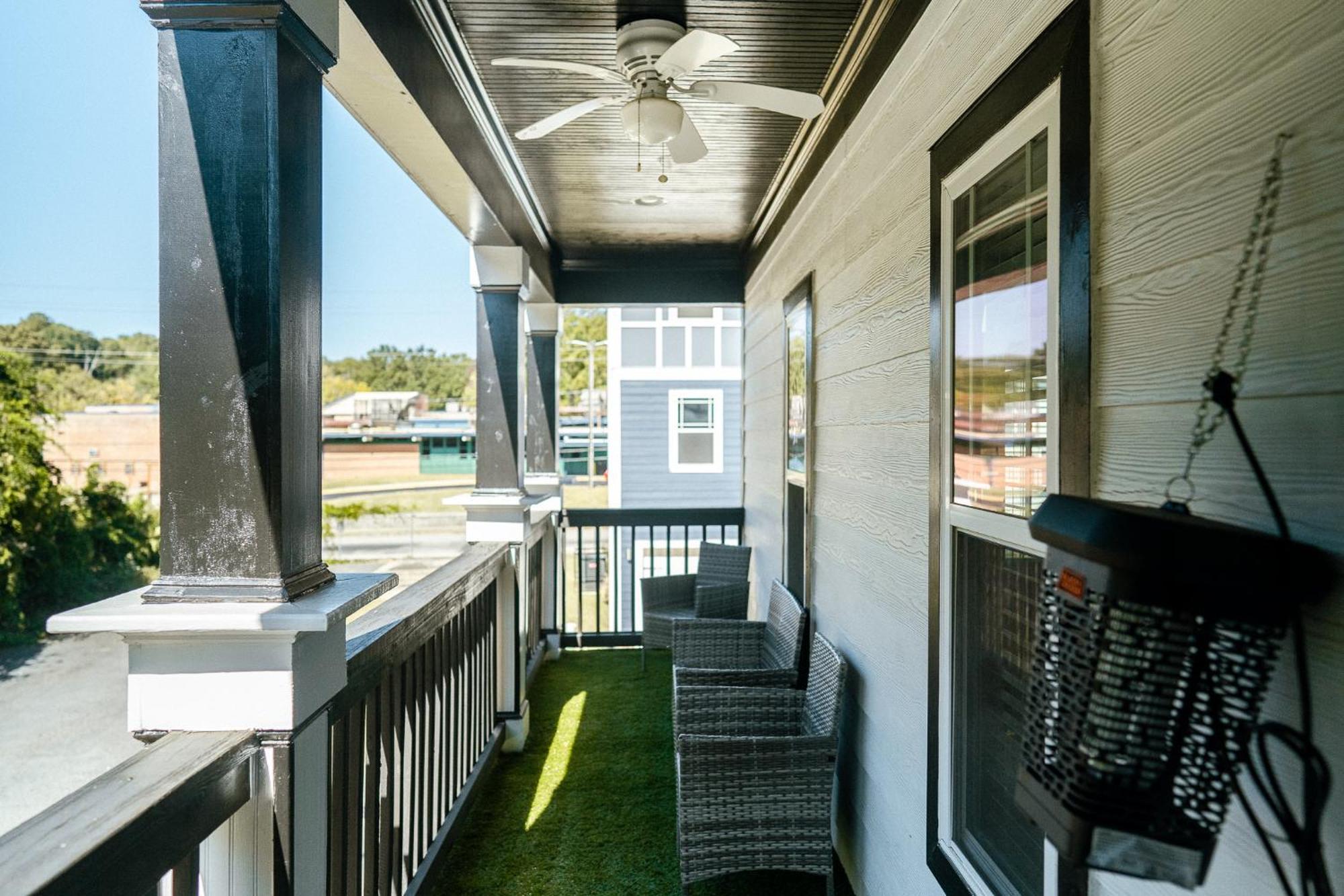 Enjoy This Mini-Mansion Near Downtown And The Airport! Atlanta Eksteriør billede
