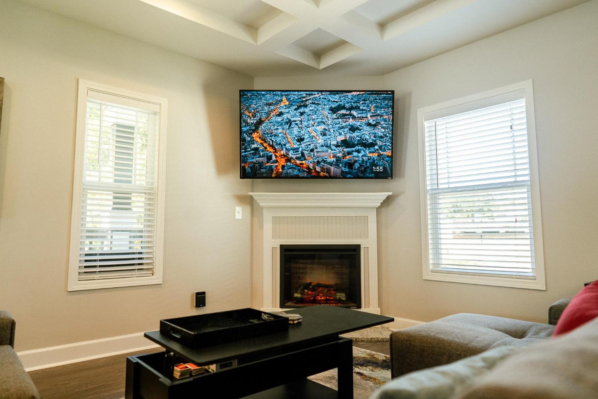 Enjoy This Mini-Mansion Near Downtown And The Airport! Atlanta Eksteriør billede