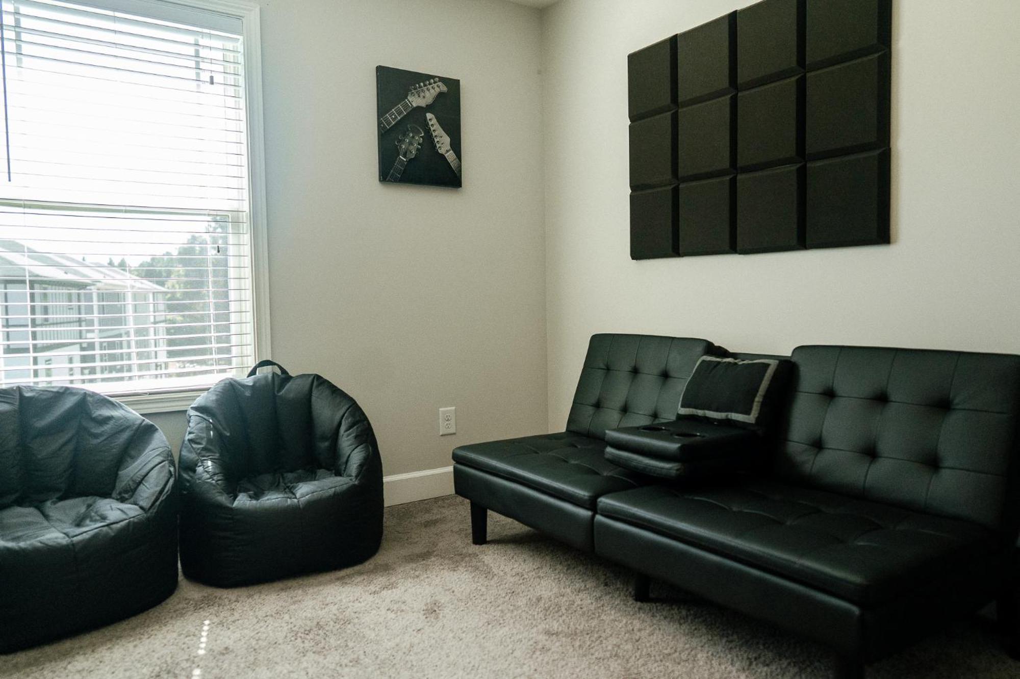 Enjoy This Mini-Mansion Near Downtown And The Airport! Atlanta Eksteriør billede
