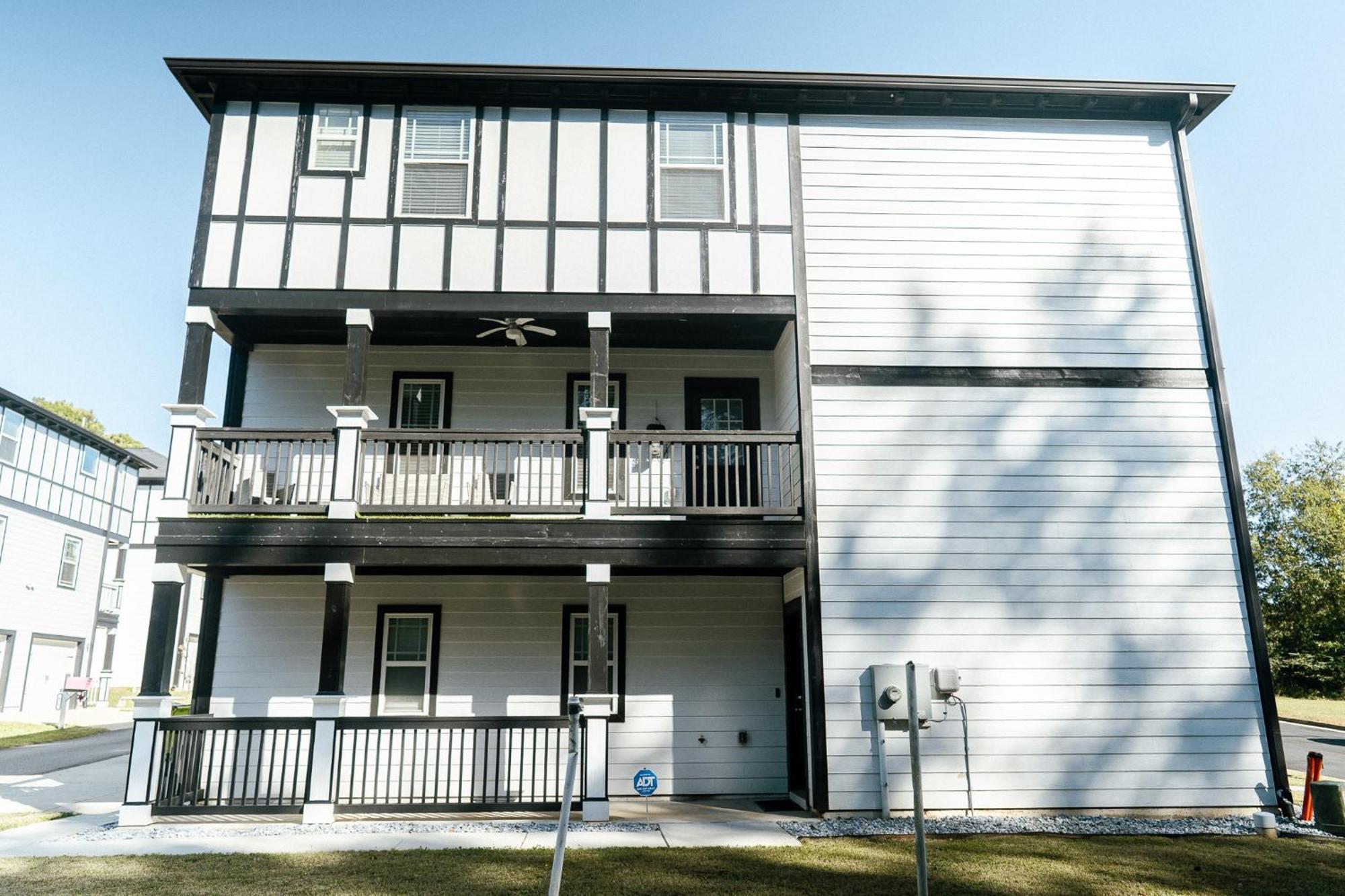 Enjoy This Mini-Mansion Near Downtown And The Airport! Atlanta Eksteriør billede